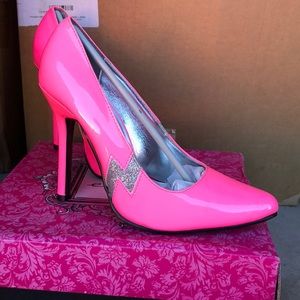 Bolted hot pink patent leather heels